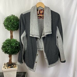 Nine 1 Eight Gray Two Tone Knit Snap Front Sweater XL